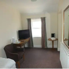 Queens Promenade Hotel 3* Стандартный семейный номер с различными типами кроватей