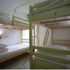 Freeguys Hostel Кровать в общем номере с двухъярусной кроватью