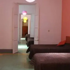 Home And Hostel Кровать в мужском общем номере фото 2