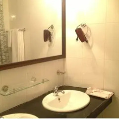Dong A Hotel 2* Улучшенный номер фото 6