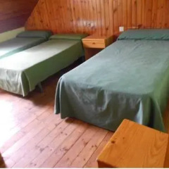Отель Alberg Toni Sors Кровать в общем номере двухъярусные кровати