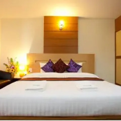 Amnauysuk Hotel 3* Стандартный номер с двуспальной кроватью фото 5