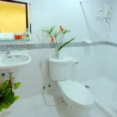 Sri Krungthep Hotel 2* Улучшенный номер с различными типами кроватей фото 5