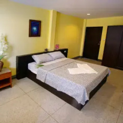 Sri Krungthep Hotel 2* Улучшенный номер с различными типами кроватей