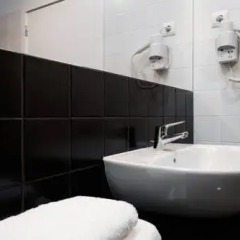 Отель B The Guest Downtown 3* Номер Делюкс разные типы кроватей фото 4