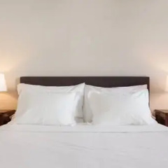 Отель B The Guest Downtown 3* Номер Делюкс разные типы кроватей фото 10