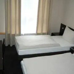 Hotel Saks Berlin 2* Номер Комфорт с двуспальной кроватью фото 9