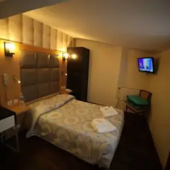 Hotel de France 2* Стандартный номер с двуспальной кроватью (общая ванная комната) фото 6