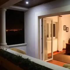 Отель Nineteen Ocean View Улучшенный номер разные типы кроватей
