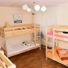 Hostel Akteon Lindros Kaliningrad Кровать в женском общем номере с двухъярусными кроватями