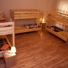 Hostel Akteon Lindros Kaliningrad Кровать в общем номере с двухъярусными кроватями