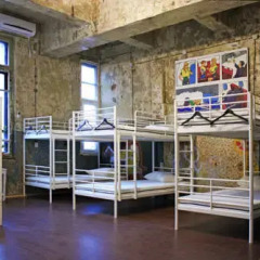 Typography Hostel Кровать в общем номере с двухъярусными кроватями фото 17