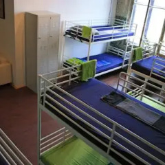 Typography Hostel Кровать в общем номере с двухъярусными кроватями фото 18