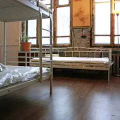 Typography Hostel Кровать в общем номере с двухъярусными кроватями фото 22