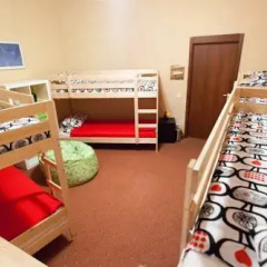 Hostel Home Кровать в общем номере с двухъярусной кроватью