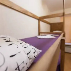 Hostel Home Кровать в общем номере с двухъярусной кроватью фото 16