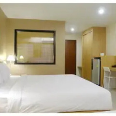 Отель T5 Suites @ Pattaya Улучшенный номер с различными типами кроватей фото 4