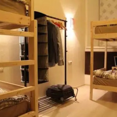 Гостиница Amigo Tzvetnoi Bulvar Кровать в общем номере с двухъярусной кроватью фото 32