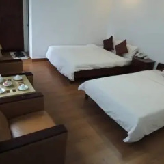 Hoang Anh Hotel 2* Стандартный семейный номер с двуспальной кроватью