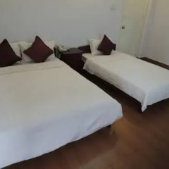 Hoang Anh Hotel 2* Стандартный семейный номер с двуспальной кроватью фото 4