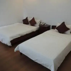 Hoang Anh Hotel 2* Стандартный семейный номер с двуспальной кроватью фото 6