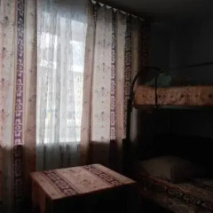 Hostel Druziya Стандартный семейный номер с разными типами кроватей фото 3