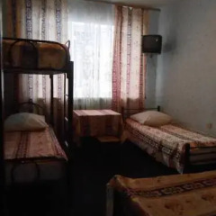 Hostel Druziya Стандартный семейный номер с разными типами кроватей фото 5