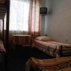 Hostel Druziya Стандартный семейный номер с разными типами кроватей фото 6