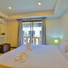 Отель Eing Lay Beach Guest House 2* Стандартный семейный номер с двуспальной кроватью фото 7