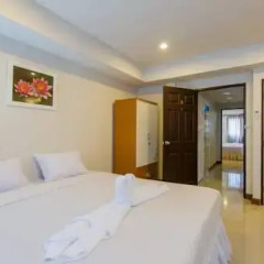 Отель Eing Lay Beach Guest House 2* Стандартный семейный номер с двуспальной кроватью