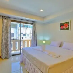 Отель Eing Lay Beach Guest House 2* Стандартный семейный номер с двуспальной кроватью фото 6