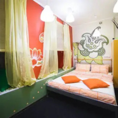 Art Hostel Contrast Стандартный номер с двуспальной кроватью (общая ванная комната)