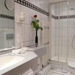 Favored Hotel Plaza 3* Стандартный номер с двуспальной кроватью фото 3