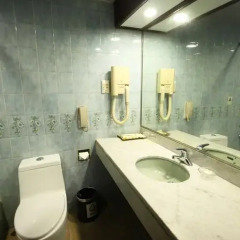 Guangzhou Hotel 3* Улучшенный номер с разными типами кроватей фото 5