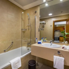 Отель Roda Metha Suites ванная