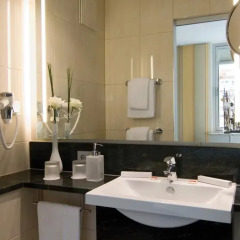 Отель Leonardo Hotel München City Center Германия, Мюнхен - 2 отзыва об отеле, цены и фото номеров - забронировать отель Leonardo Hotel München City Center онлайн ванная