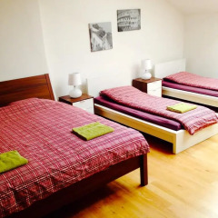 Hostel One Miru Кровать в общем номере с двухъярусной кроватью фото 26