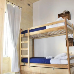 Two Pillows Boutique Hostel Кровать в общем номере фото 6