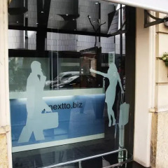Отель Next To Барселона бассейн фото 2