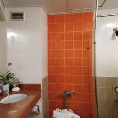 Golden Beach Hotel Pattaya 3* Улучшенный номер с различными типами кроватей фото 6
