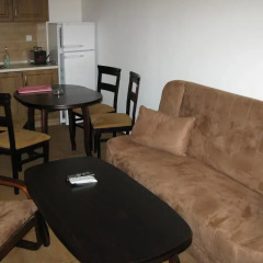 Апартаменты Krasi Apartments in Zornitsa Complex Чепеларе комната для гостей фото 2