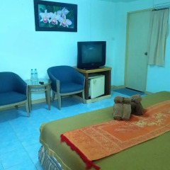 Отель Pinthong house удобства в номере