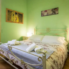 Отель Ridolfi Guest House 2* Стандартный номер с двуспальной кроватью (общая ванная комната) фото 2