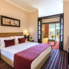 Aqua Fantasy Aquapark Hotel & Spa 5* Улучшенный семейный номер с двуспальной кроватью фото 4