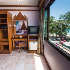 Отель Patong Beach Bed and Breakfast удобства в номере фото 2