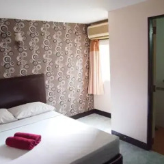 Отель Four Sons Place 2* Стандартный номер с двуспальной кроватью фото 3