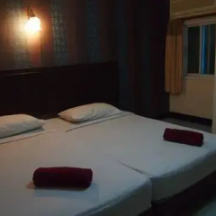 Отель Four Sons Place 2* Стандартный номер с 2 отдельными кроватями фото 2
