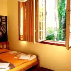 Hostel and Apartments Skadarlija Sunrise Стандартный номер с двуспальной кроватью (общая ванная комната)