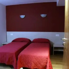 Отель Hostal Santel San Marcos Стандартный номер с различными типами кроватей