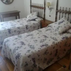 Отель Hostal Pirineos Meliz Стандартный номер с различными типами кроватей фото 6